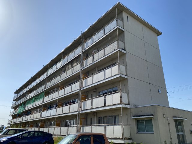 加東市沢部のマンションの建物外観