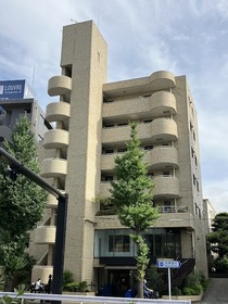 柿ノ木坂ロイヤルコーポの建物外観
