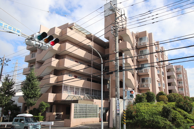 ヴェルアージュ湘南台弐番館の建物外観