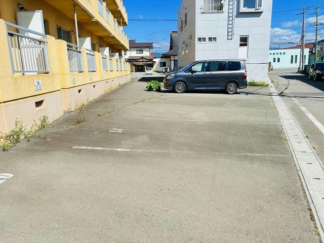 駐車場　駐車場