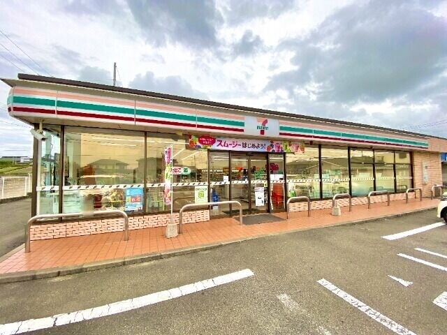 【碧南市白砂町のアパートのコンビニ】