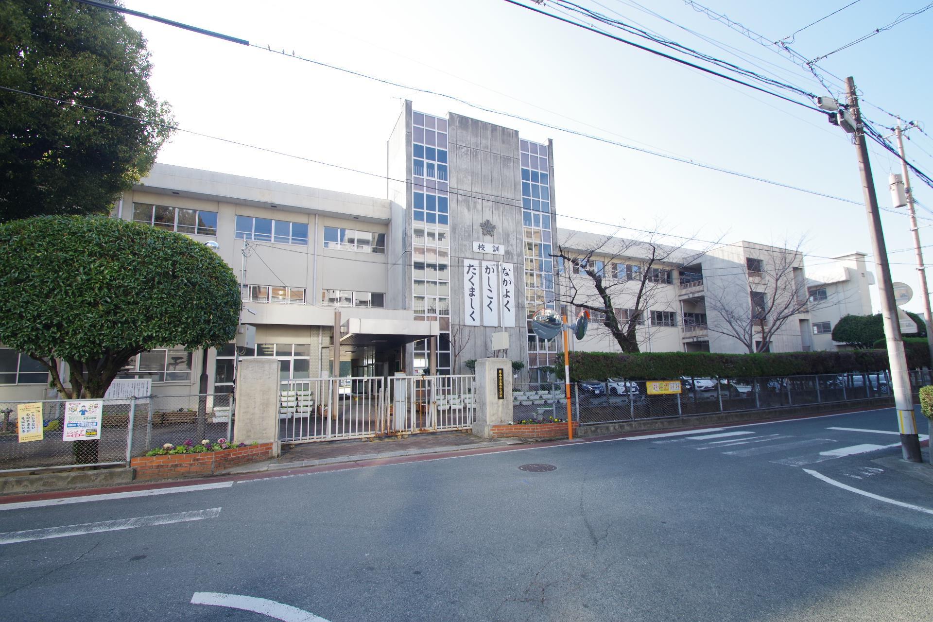 【ＶＩＶＡＢＬＥ　ＴＯＫＵＮＡＧＡの小学校】