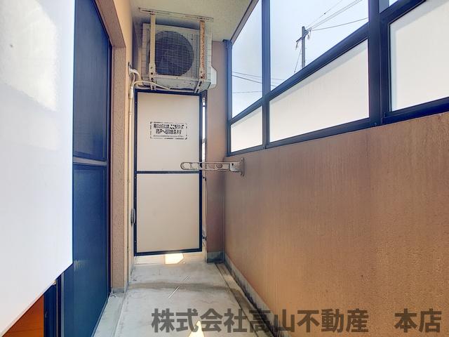 【宗像市赤間駅前のマンションのバルコニー】