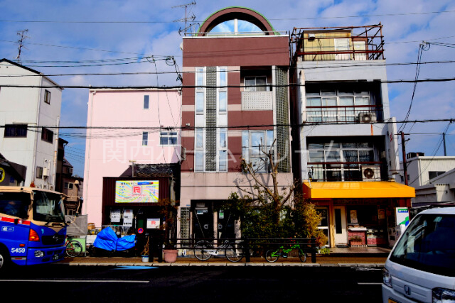 守口市東光町のマンションの建物外観