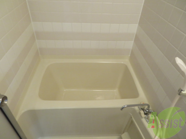 バス・シャワールーム　１日の疲れを癒すには、充分な広さかと思います。