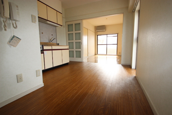 居室・リビング　※別部屋の写真です