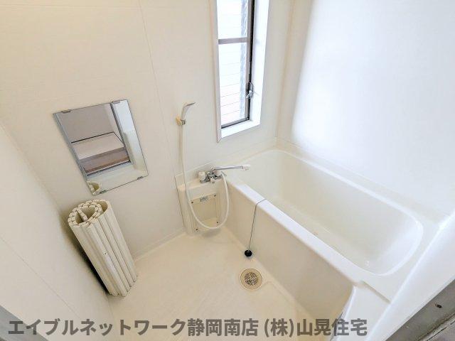 バス・シャワールーム　お風呂で日々の疲れを落としましょう