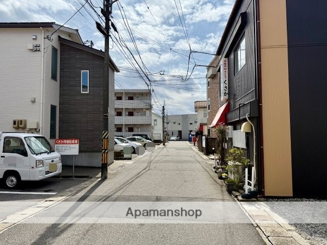 その他　前面道路（その他）まで0m