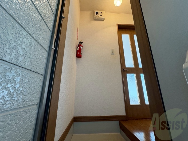 玄関　玄関の様子です。明るい印象ですね。気分もあがりそう。