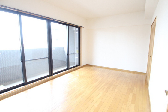 居室・リビング　※別部屋の写真です