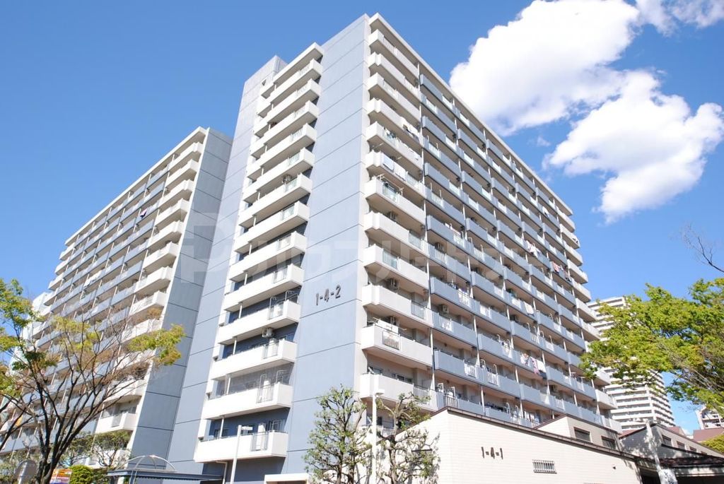 小松川パークマンション２号棟の外観
