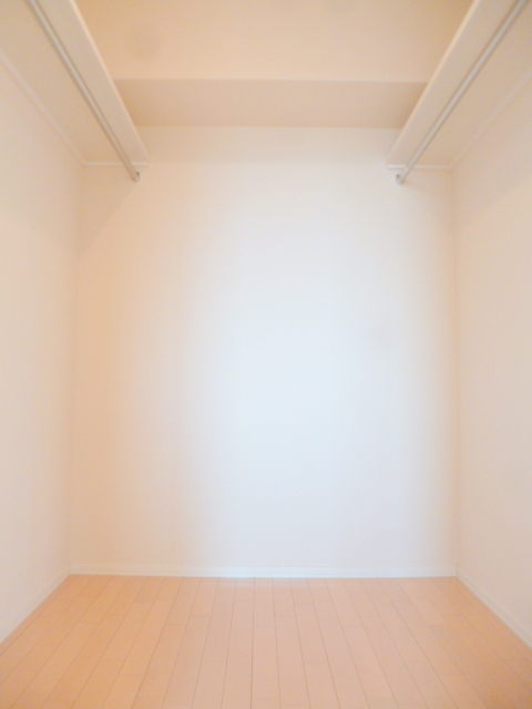 収納　★広々ウォークインクローゼット２帖です♪