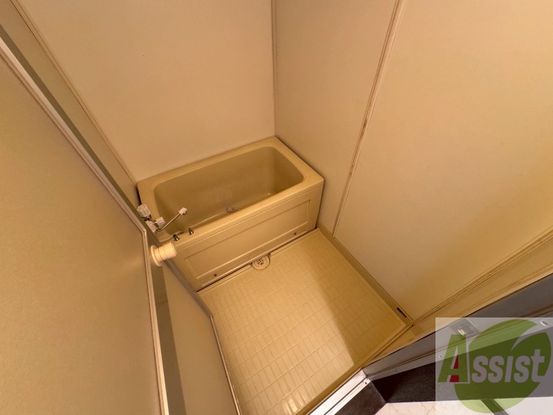 バス・シャワールーム　ユニットバスです。疲れを癒すのに欠かせませんね！