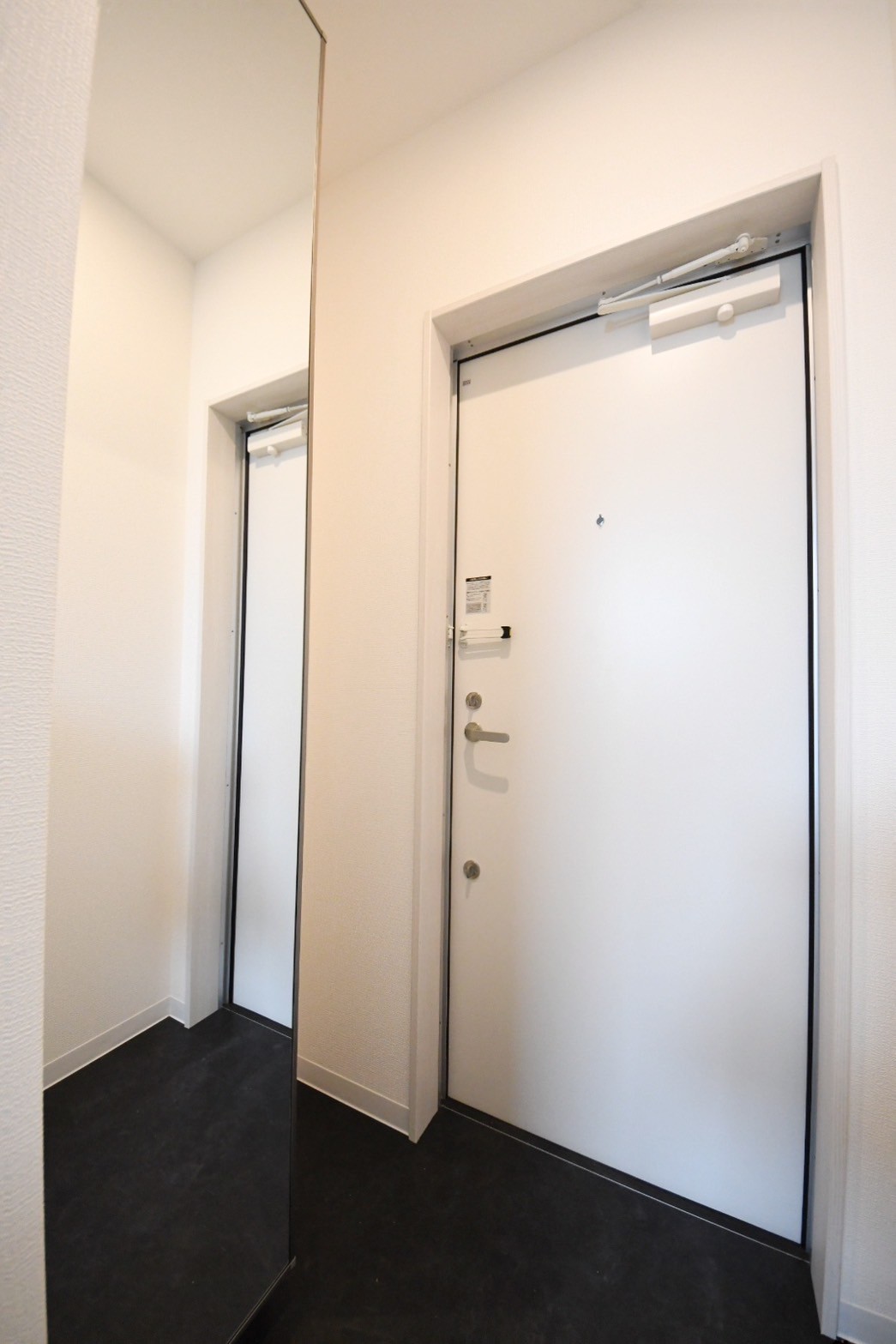 玄関　現物の内装写真です。