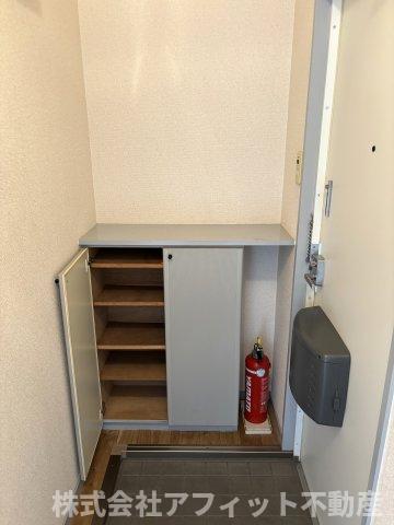 玄関　シューズボックス