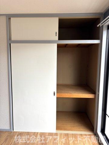 収納　押入
