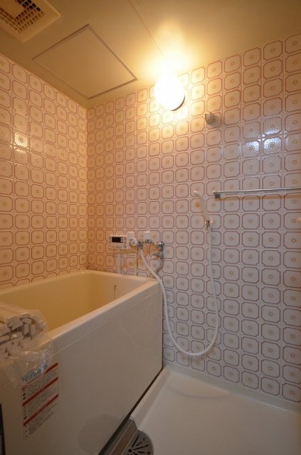 バス・シャワールーム　※同建物・別部屋の写真です