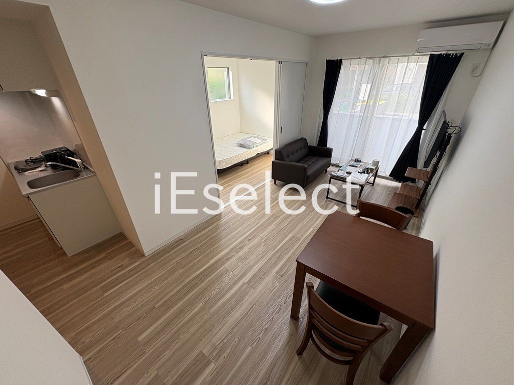 居室・リビング　家具家電付きのお部屋です。