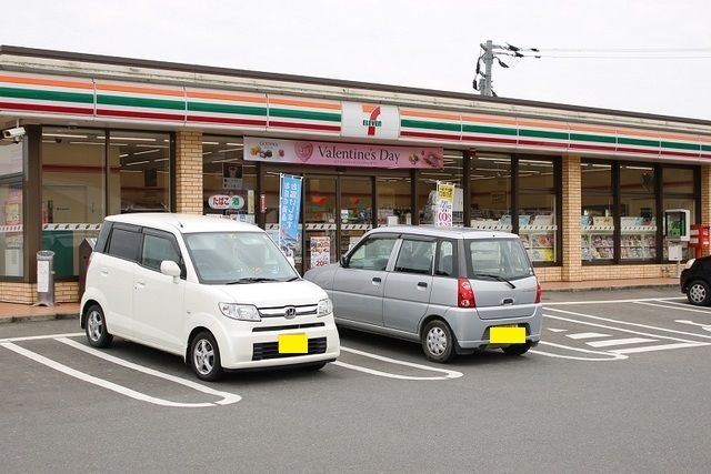 コンビニ　セブンイレブン（コンビニ）まで280m