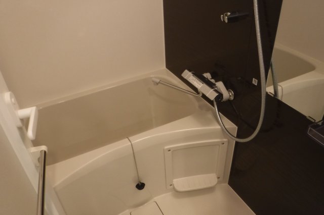 バス・シャワールーム　反転タイプのお部屋の参考写真です。