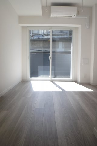 居室・リビング　反転タイプのお部屋の参考写真です。