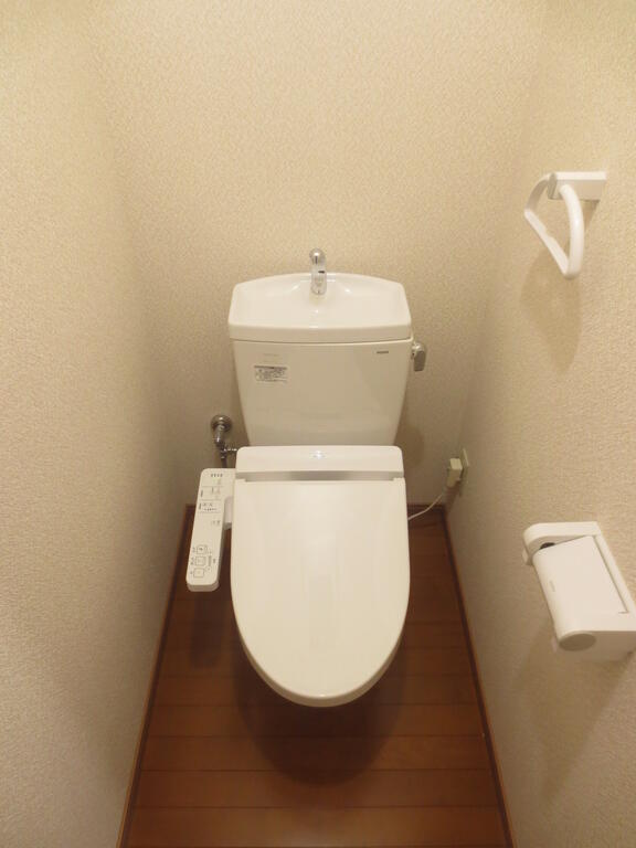 トイレ　温水洗浄便座付きトイレ！