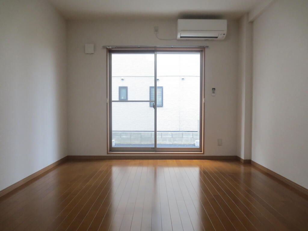 居室・リビング　平成２８年２月建築。オール電化・２口ＩＨクッキングヒーター