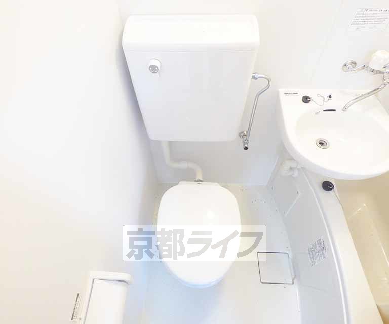 トイレ　清潔感あるユニットバス