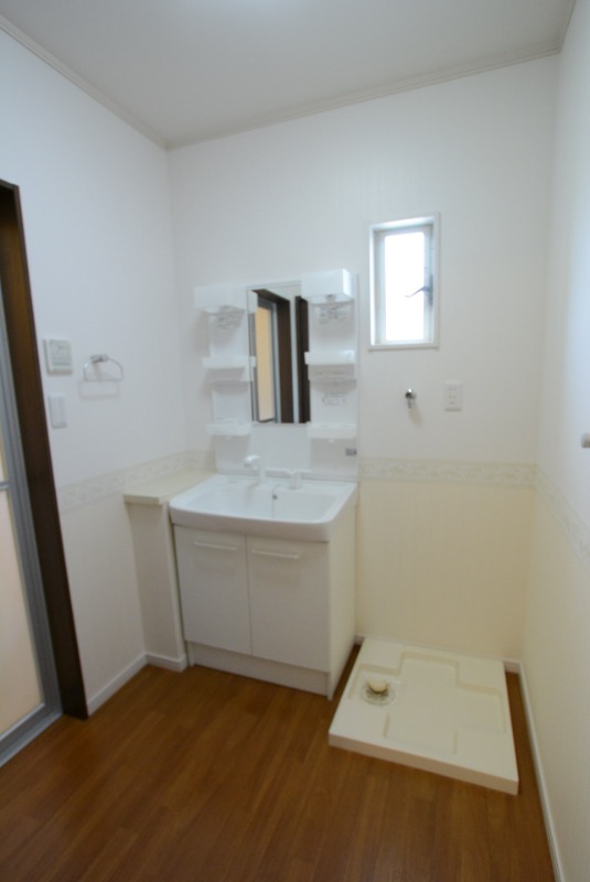 洗面設備　シャワードレッサー