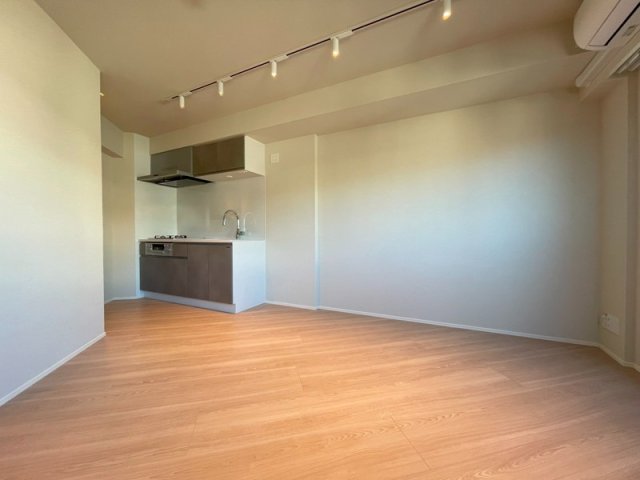 居室・リビング　別タイプ部屋　参考写真です