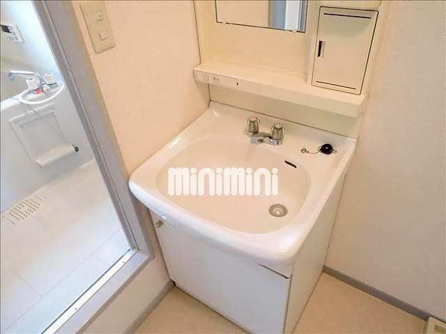 洗面設備　同物件の別室の写真です