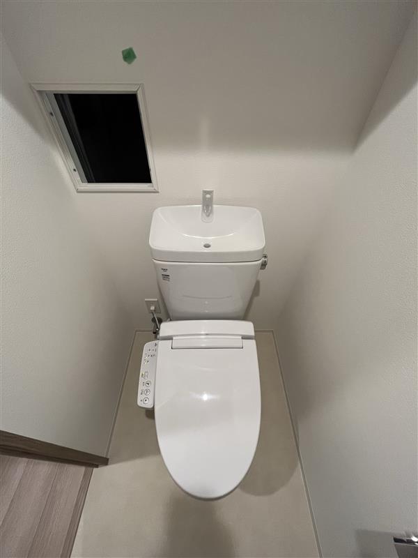 トイレ　※同タイプ参考写真です（カラータイプが異なる場合がございます