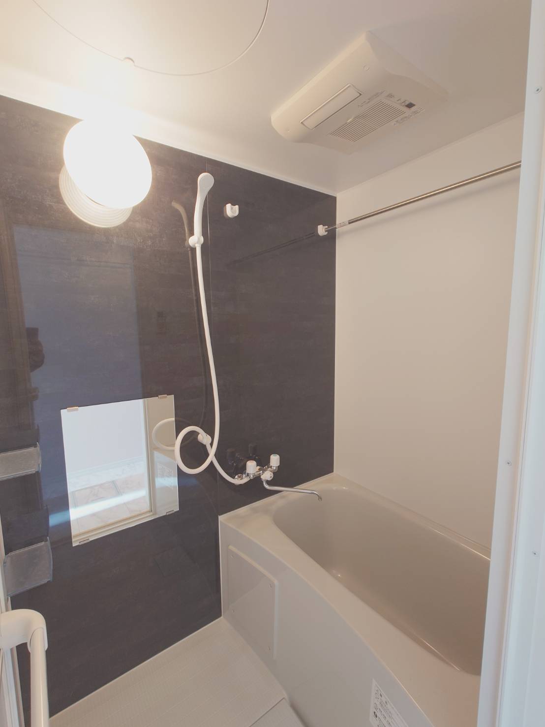 バス・シャワールーム　建築中　別部屋参照