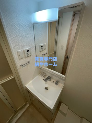 洗面設備　独立洗面化粧台付き