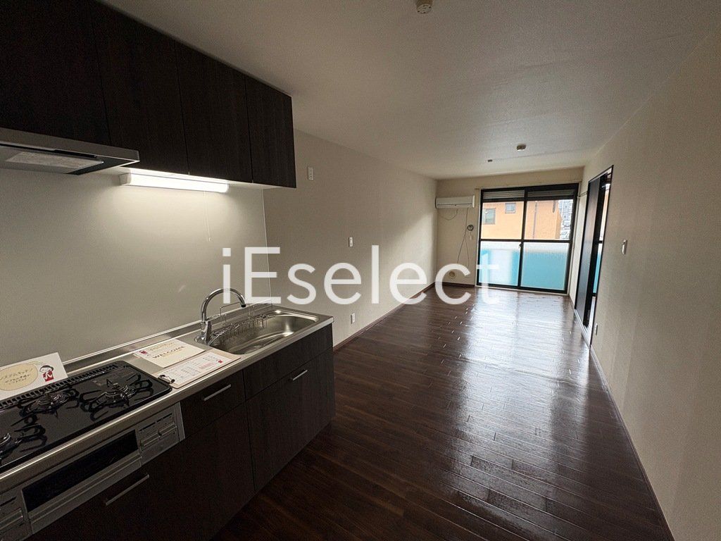 居室・リビング　広々開放的なリビングです♪