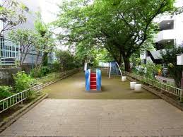 公園　玉川上水緑道（公園）まで518m