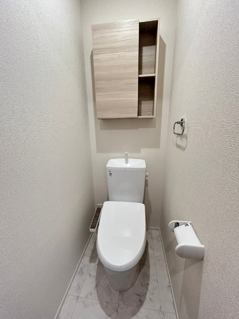 トイレ　温水洗浄便座付き