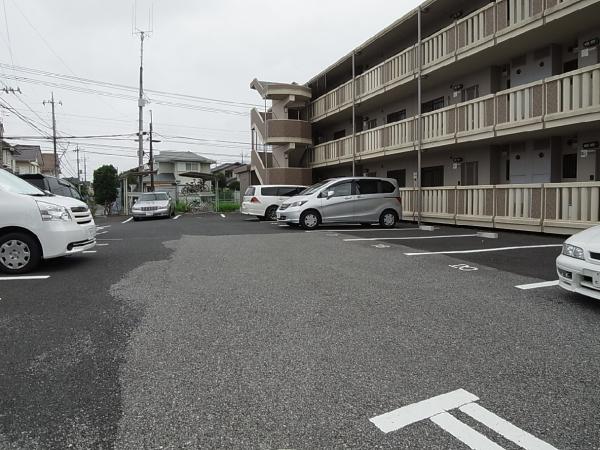 駐車場　駐車場