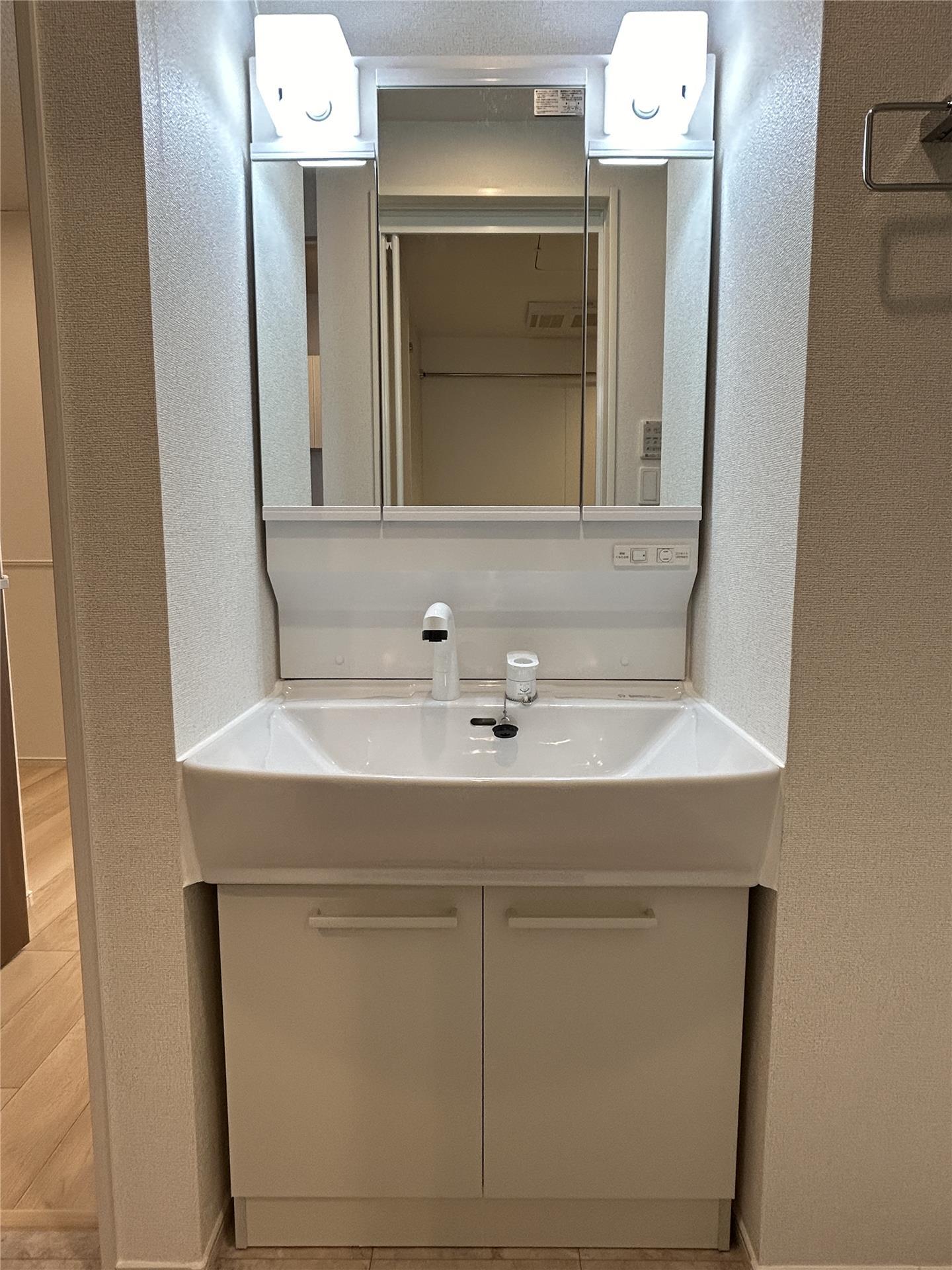 洗面設備　洗髪洗面化粧台