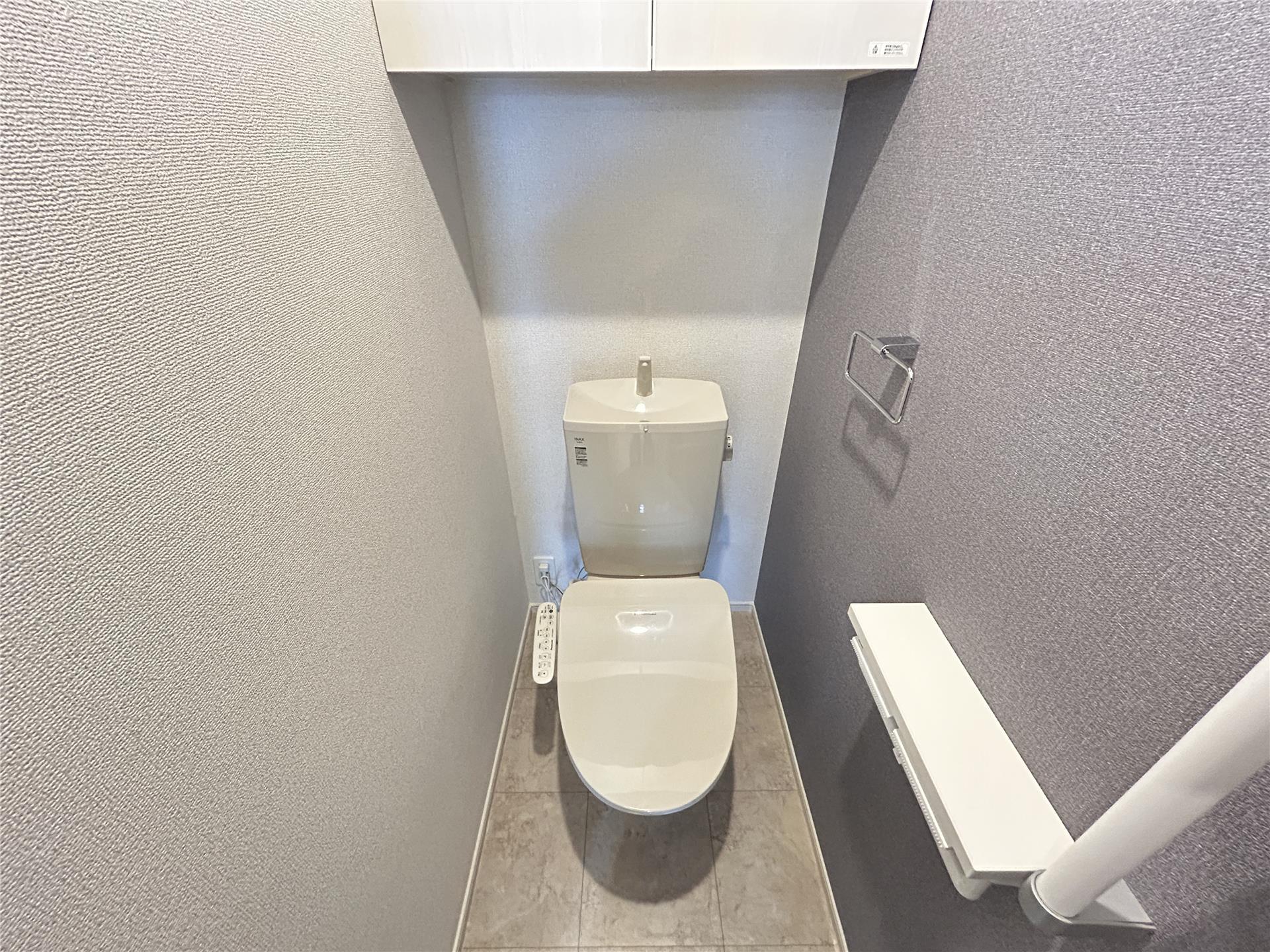 トイレ　温水洗浄暖房便座付トイレ