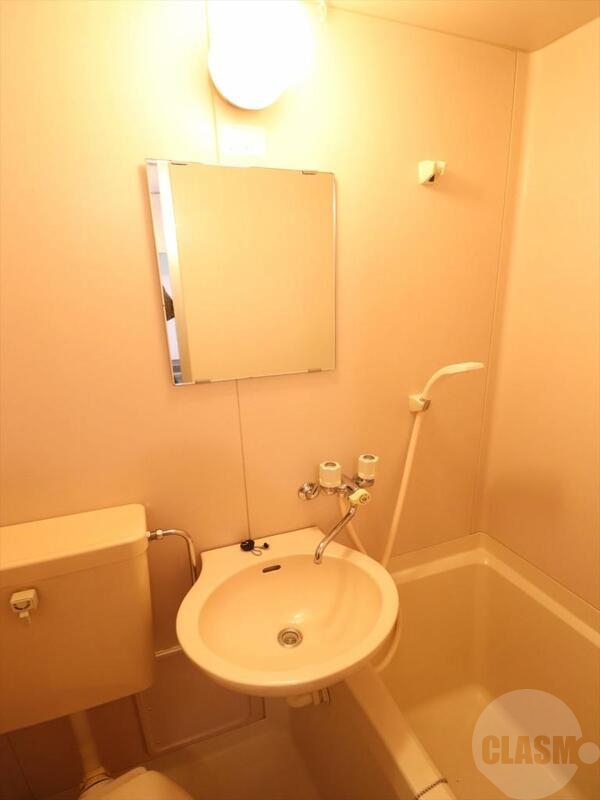 洗面設備　鏡付き