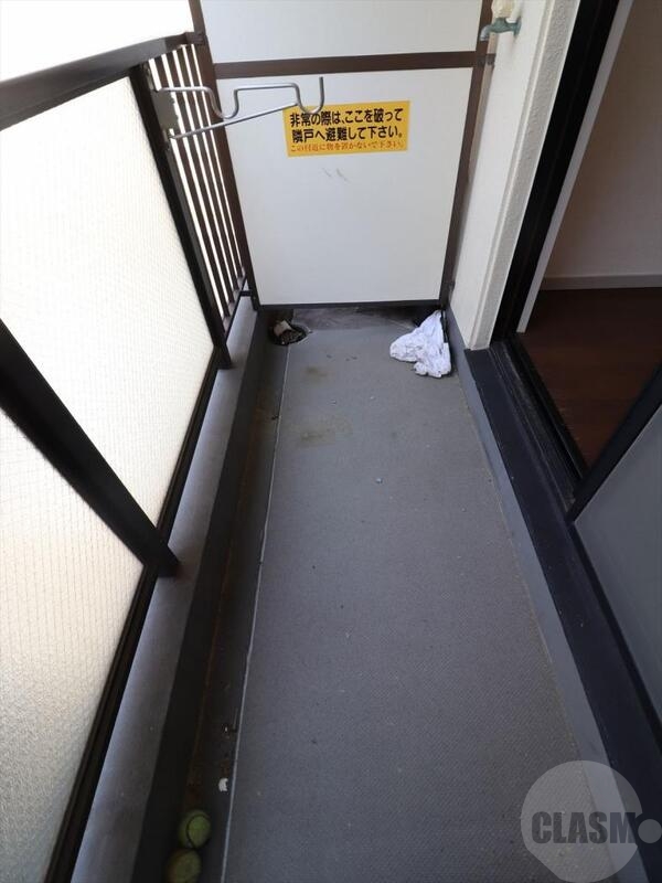 バルコニー　明るいバルコニー