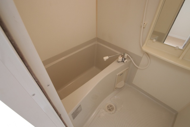 バス・シャワールーム　※別室の参考写真の為、現況優先です。