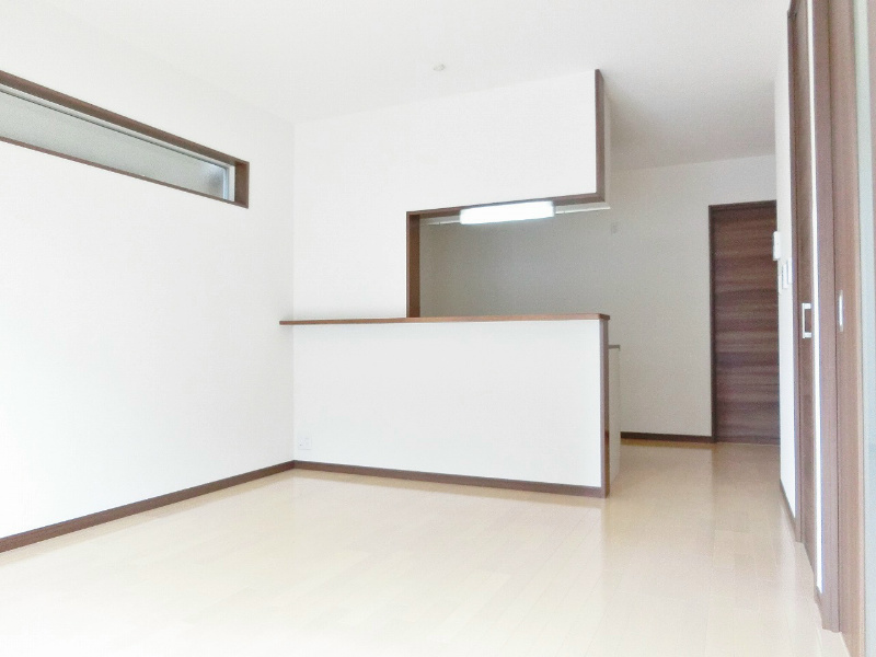 居室・リビング　リビングは採光用の窓があります