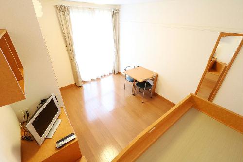 居室・リビング　大型家具家電付きにより初めての一人暮らしの方も安心！