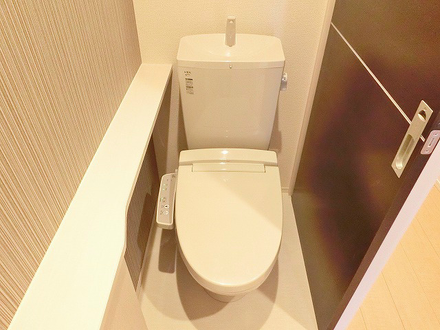 トイレ　スタイリッシュな内装のトイレ。