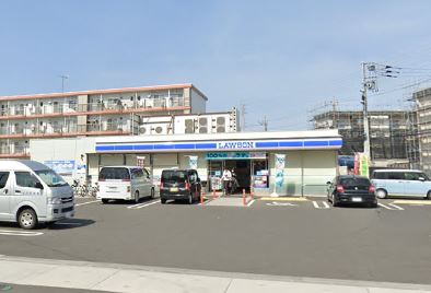 コンビニ　ローソン愛川中津店（コンビニ）まで373m