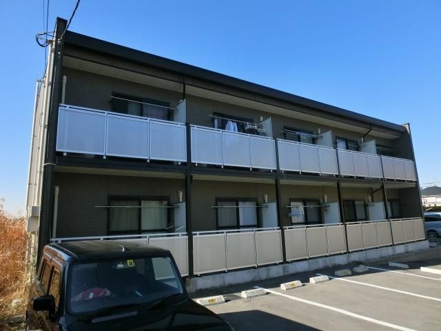 建物外観　２０１２年築　敷地内駐車場あり