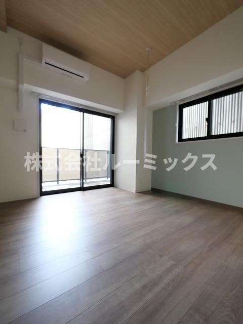 居室・リビング　こちらの居間で趣味の時間をお楽しみください