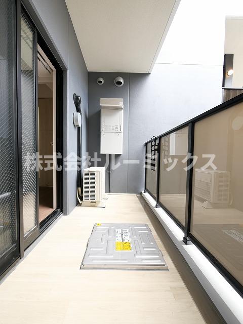 バルコニー　お洗濯にも便利なバルコニー付き